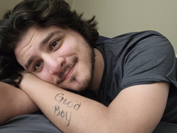 I'm a good boy ☺️ https://t.co/wyRW9e0B6b