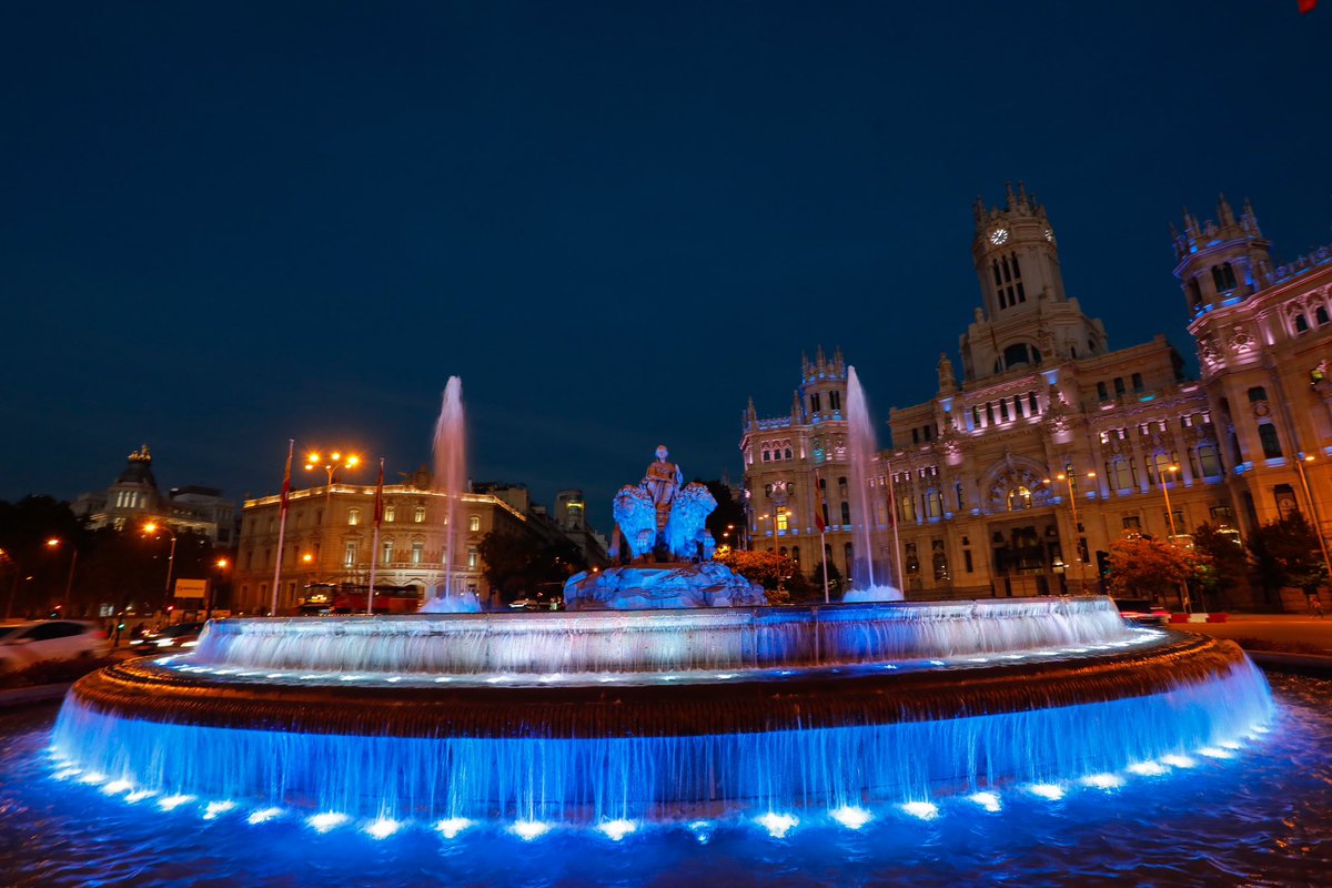 La capital de España está con el Estado de Israel. 

No caben las ambivalencias. El pueblo israelí ha sufrido un brutal ataque terrorista. Hay víctimas y culpables.

En la reunión con la embajadora, Rodica Radian-Gordon, le he transmitido la solidaridad de Madrid con su pueblo.