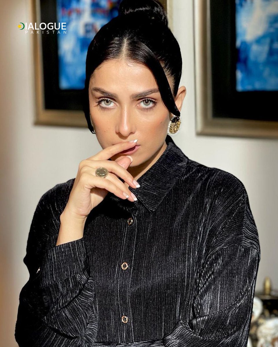 DialoguePak's tweet photo. Ayeza Khan looks uber-chic in her latest pictures!
#DialoguePakistan #FamousActress #ayezakhan #looks #LatestPictures #instagram #uberchic https://t.co/TCvDQ35j1Z