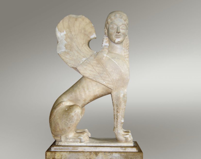 Greek marble sphinx (ca. 550 BCE), found at Corinth.

This particular sphinx was placed on a stele erected on the tomb of an eminent Corinthian or Athenian in the Northern Cemetery of Corinth.

📷 Corinth museum 

#Archaeology #AncientGreece