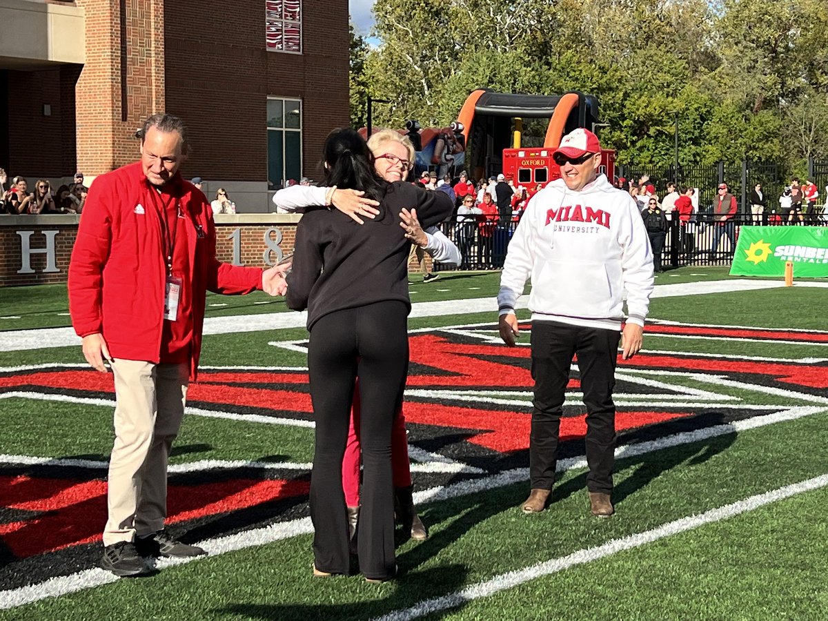 Some moments from this weekend:

• Hit-a-Thon ✅ Did President Crawford hit one out?? 🤔

• Miami University Female Scholar Athlete of The Year, <a href="/bripratt3/">bri</a>, received her award 😎