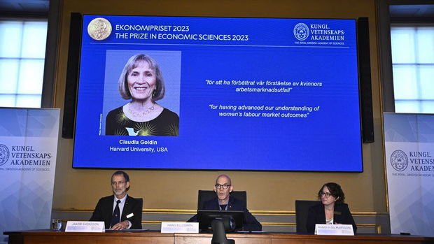 2023 Nobel Ekonomi Ödülü sahibini buldu
2023 Nobel Ekonomi Ödülü'nü, kadınların iş gücündeki yerine ilişkin çalışmalarından dolayı Harvard Üniversitesinde görevli Amerikalı Profesör Claudia Goldin kazandı.