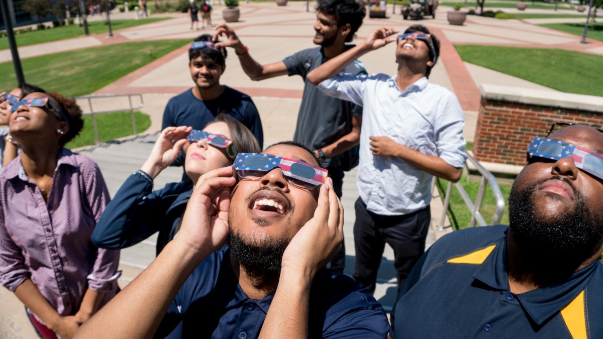 Lions, did you know that there will be a partial solar eclipse viewable from the #TAMUC campus this Saturday, Oct. 14? At approximately 11:53 a.m., the Sun will be 84% covered by our Moon! (1/3)