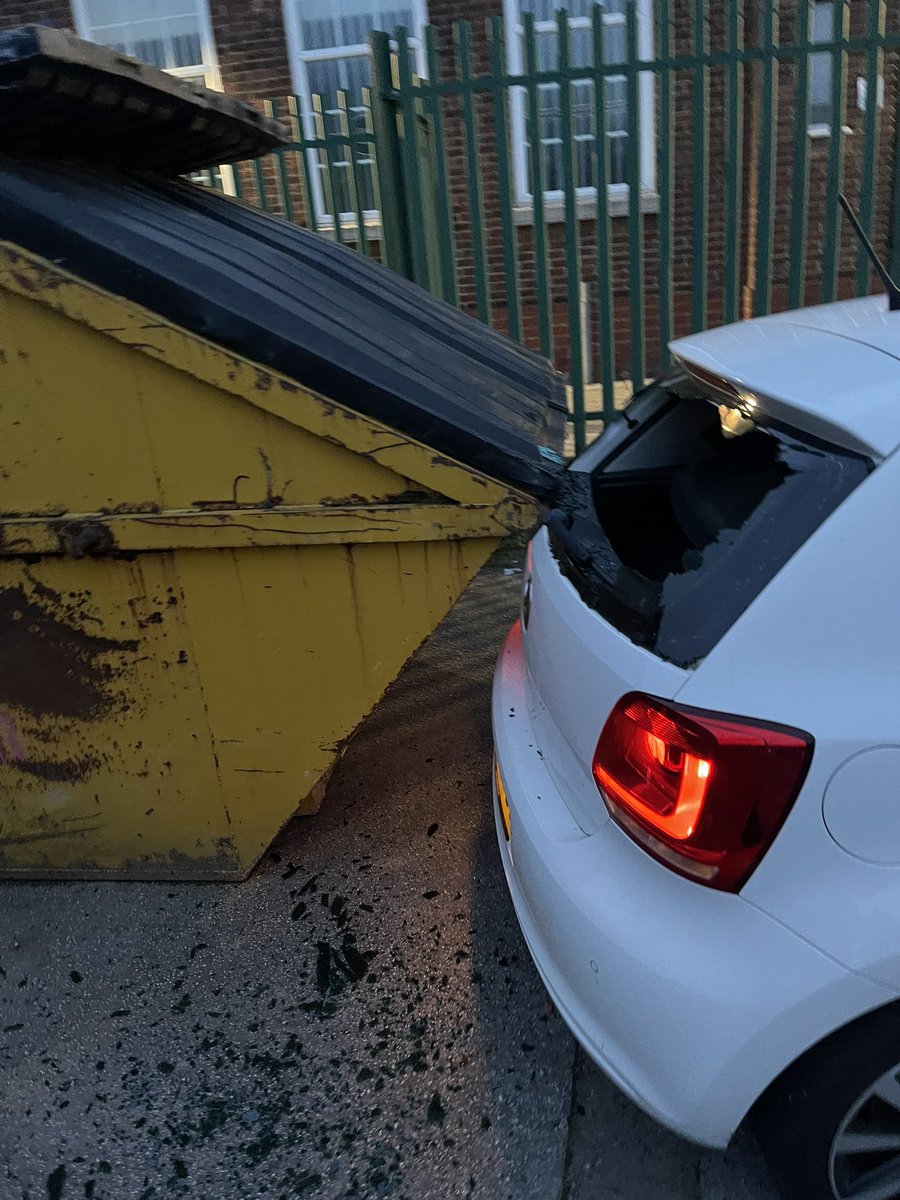 open.spotify.com/track/2esepe5B…

New singles out just reversed into a skip enjoy x