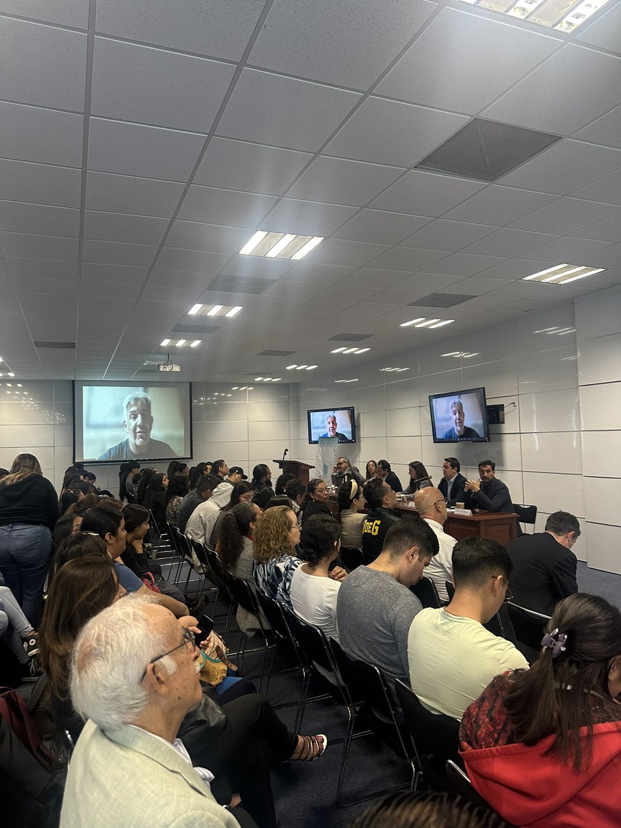 PAT_CUCEA's tweet photo. Conversatorio: La importancia de los eventos en la internacionalización y atractividad de los lugares 🌇✨

@cmora79  @Marlenytorres6  @villarruel33 @ELARQUITECTOGC @FrancisPaniagua  @antoniomdelc1 https://t.co/nHH7PiuEKS