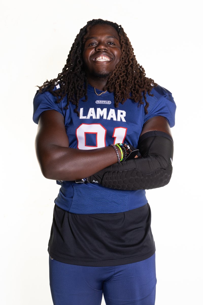 2024 DE Robert Jones
<a href="/JiggyJones_6/">Robert “Jiggy” Jones</a> 
6'2" 245 
Team Captain
4.2 GPA
hudl.com/video/3/147553…

Robert is a nightmare for opposing offensive lines. He can reset the line of scrimmage in the run game and pressure the QB with athleticism and power. Robert is a natural leader.