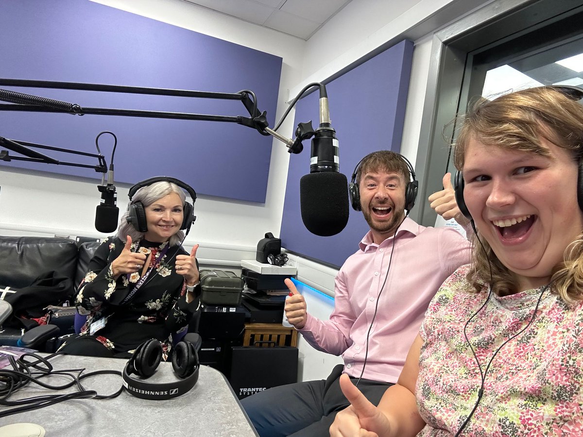 Our actors Joe, Amanda and Sophie were  interviewed this evening at Express FM 
Tune in to Express FM on Sunday 15th October 12:30pm!! 
Book your tickets!! 
 buff.ly/2HiqTgW