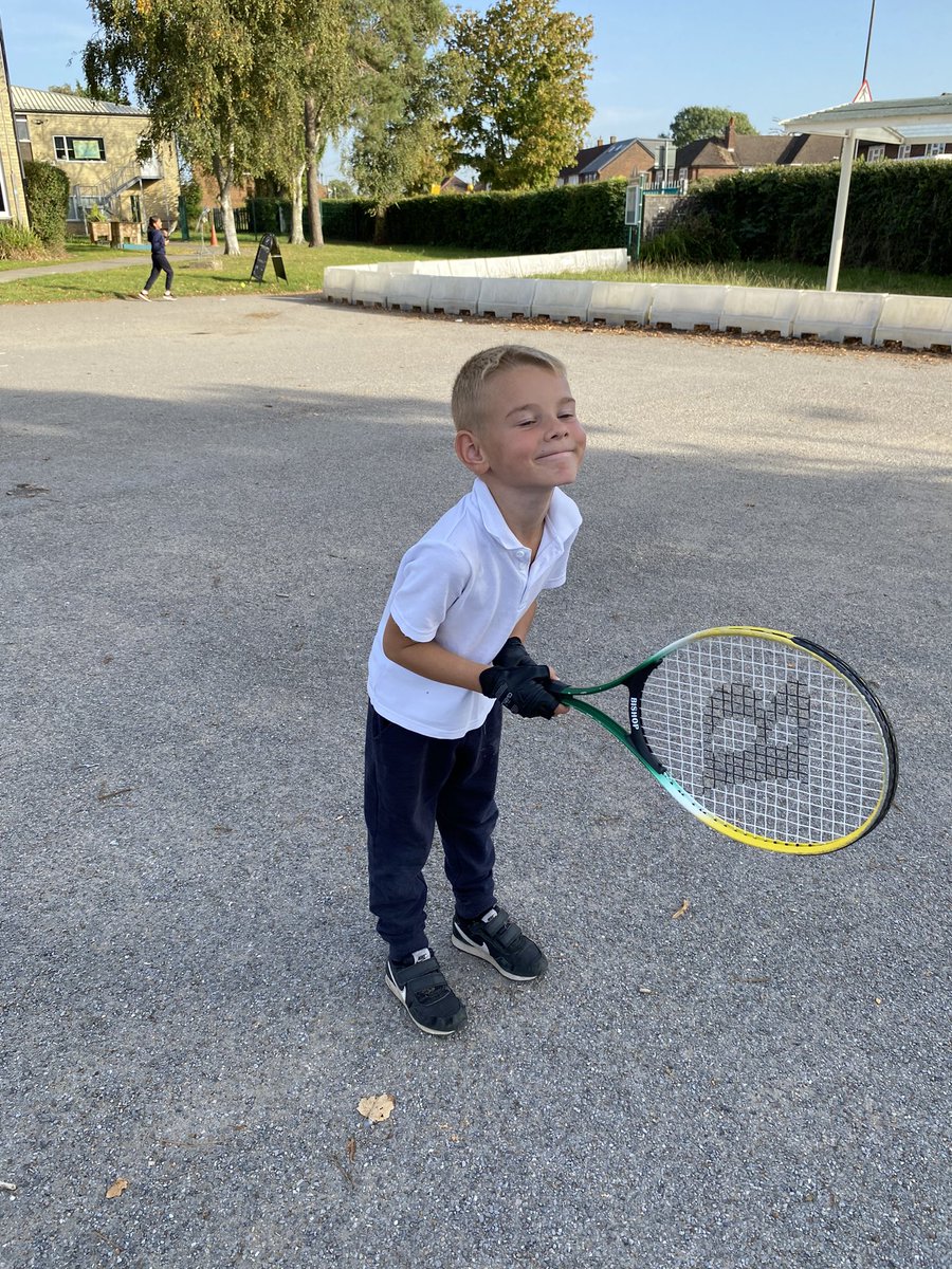 InspireSportsA2's tweet photo. 𝗞𝗦𝟭 &amp; 𝗞𝗦𝟮 𝗧𝗲𝗻𝗻𝗶𝘀 𝗖𝗹𝘂𝗯 🎾 @RyversSchool 

Enjoying the October sunshine this afternoon ☀️🎾 today we played small sided games, using forehand, backhand and points in games. 

Today the techniques worked on:
🎾 Volley
🎾 Backhand
🎾 Serve 
🎾 Forehand 

🔴🟠🟡🟢🔵🟣 https://t.co/HAmbgjbChA