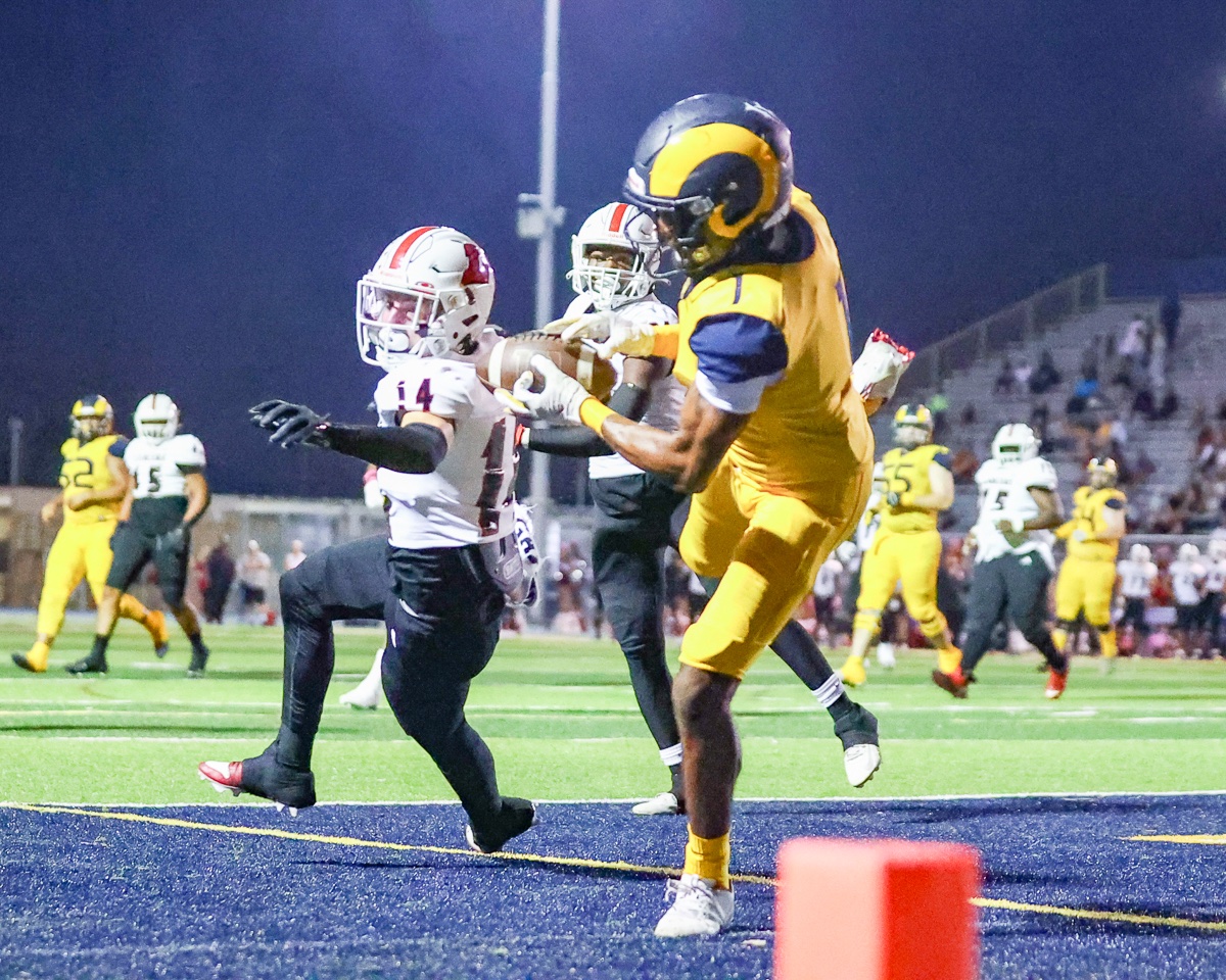 562sports's tweet photo. PHOTOS: Check out a great gallery from Joseph Kling capturing Millikan's win over Lakewood during Rivalry Week.
https://t.co/d8PL6GHc8V https://t.co/QVKcTlZQUm