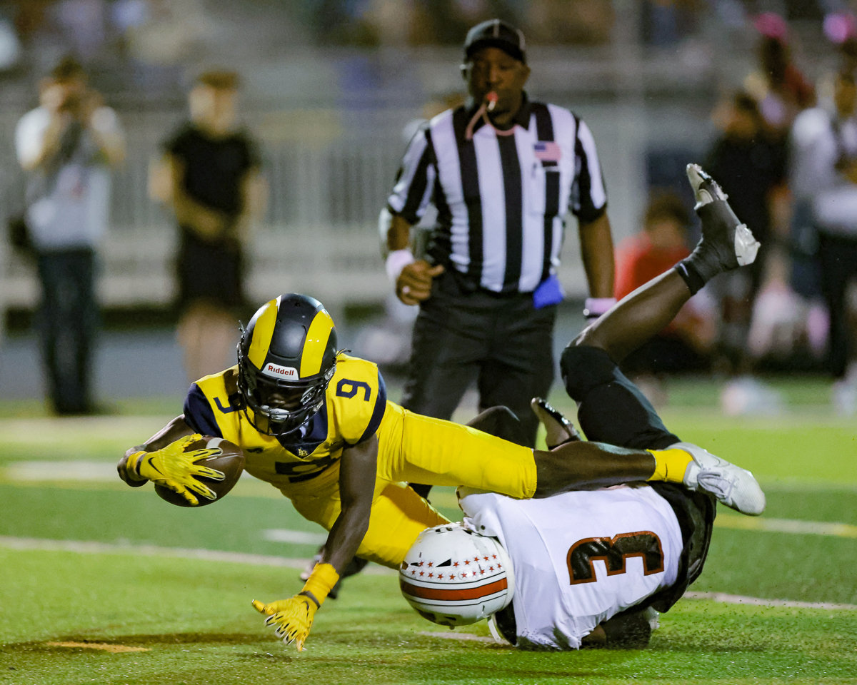 562sports's tweet photo. PHOTOS: Check out a great gallery from Joseph Kling capturing Millikan's win over Lakewood during Rivalry Week.
https://t.co/d8PL6GHc8V https://t.co/QVKcTlZQUm