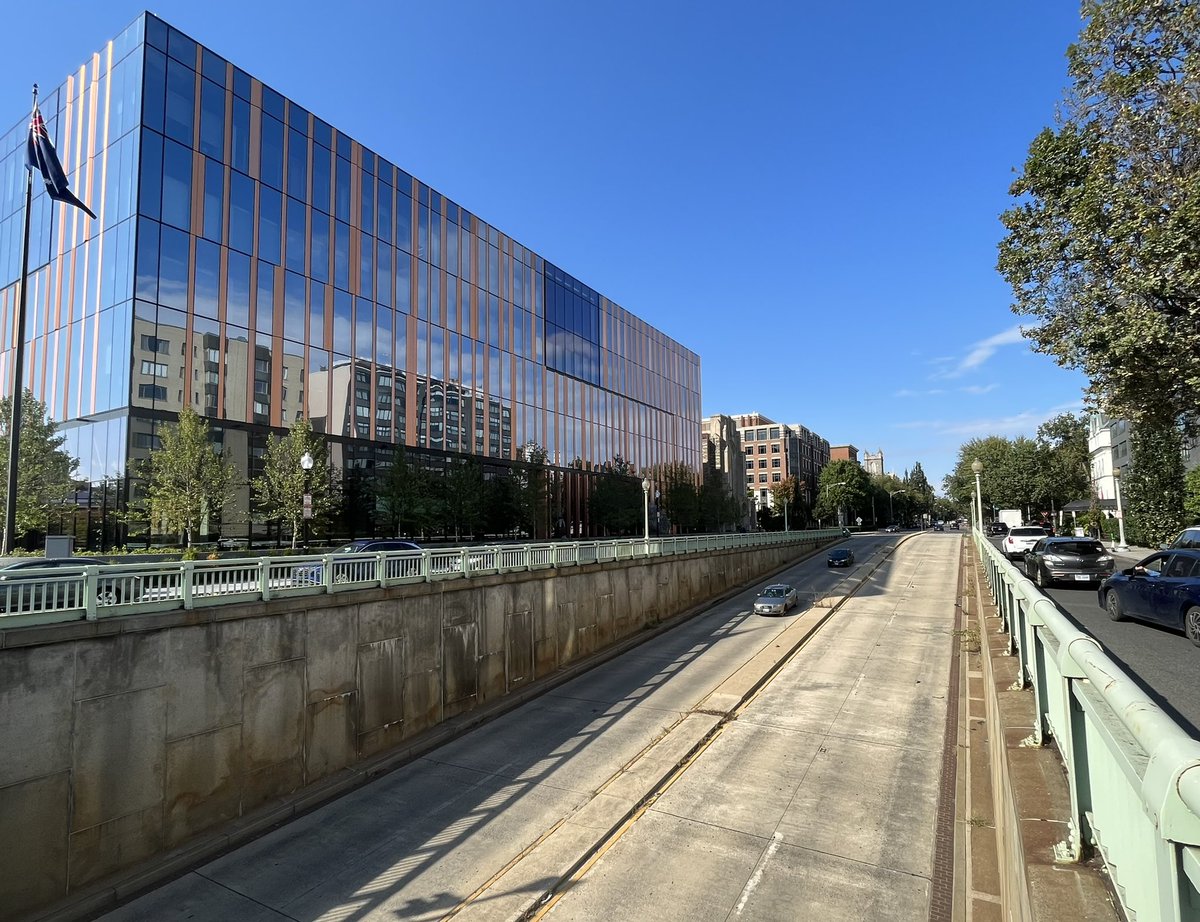 PhilipThalis's tweet photo. Why does new Australian Embassy in Washington look like cheapest commercial building in town?
On prominent corner on well chosen site, glassiest of thin facades, with just poor flag giving any hint of a national institution.
FAIL procurement &amp; design -
a national embarrassment https://t.co/SCeoQJA2LP