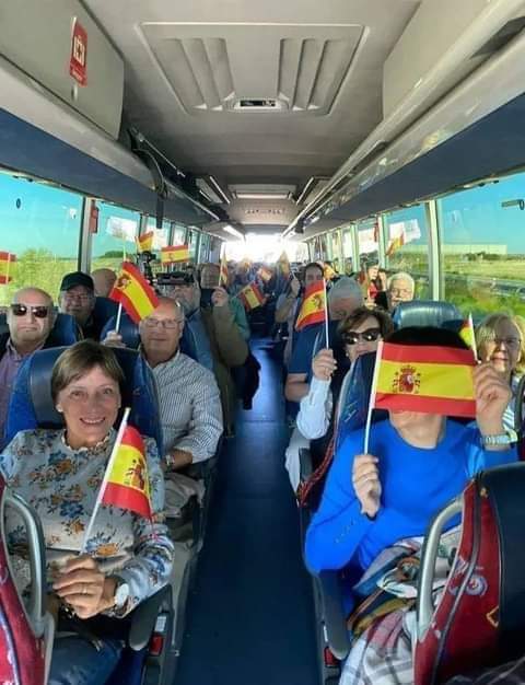 Con todos ustedes...!!
The borregox band!!!!

Que buenos son los hermanos salesianos, que buenos son que nos llevan de excursión..!!,🎼🎼🎼