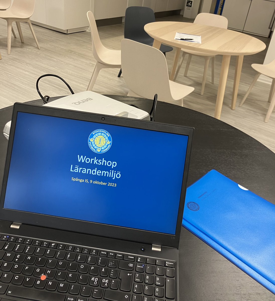 En fin kväll hos Spånga IS som i sitt projekt ”Kvinnor som leder” arbetar för att stärka sina kvinnliga ledare &amp; bidra till deras långsiktiga utveckling. 
I kväll har vi bl.a. berört hur vi som tränare kan se individen i spelet och ge spelaren bättre/fler utvecklingsmöjligheter.