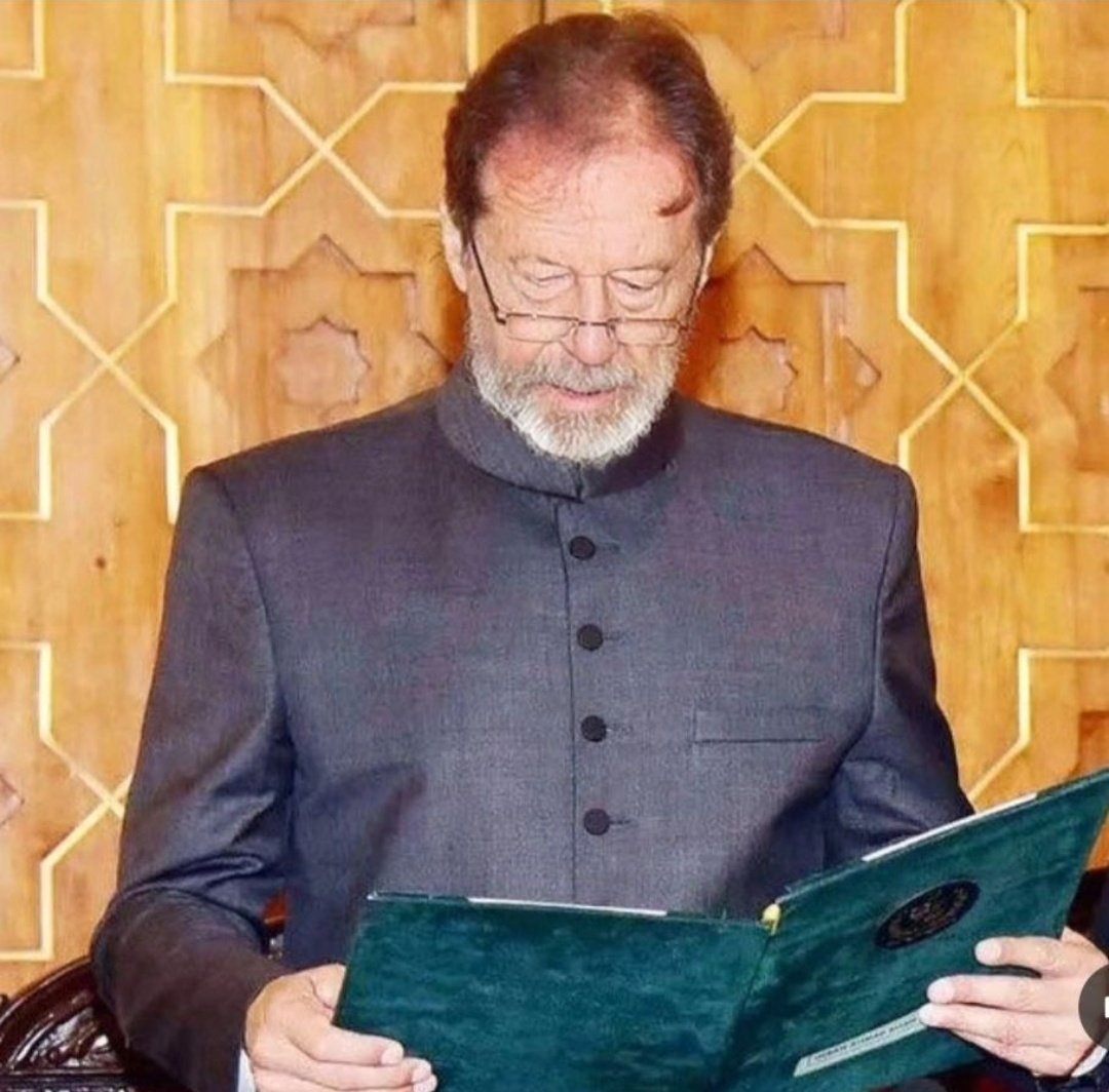 مُرشد سلامت رہو ہمیشہ 
میرا پختہ یقین ہے کہ میرا رب آپکو جلد تین چوتھائی اکثریت سے وزیراعظم پاکستان بنائے گا۔ ان شاءاللہ