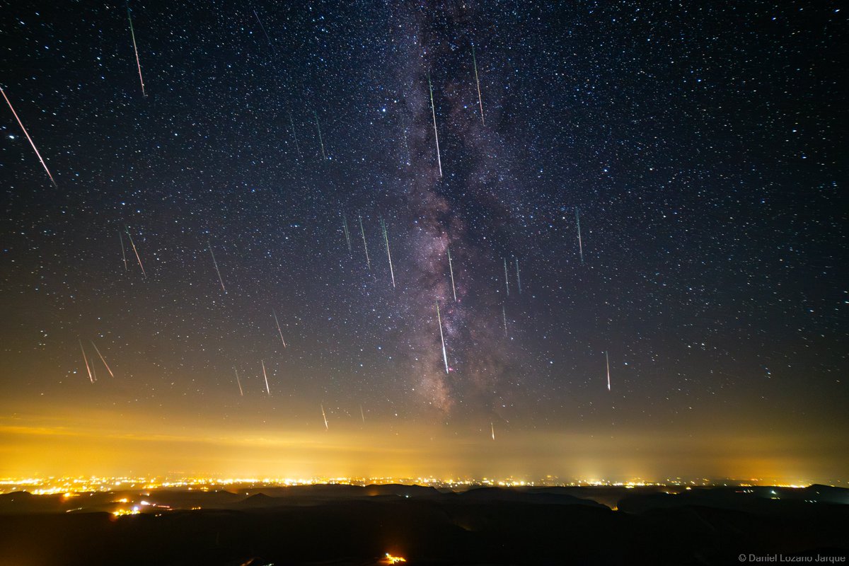 2023 summer's Perseids meteor shower composition in Àger 🌠
