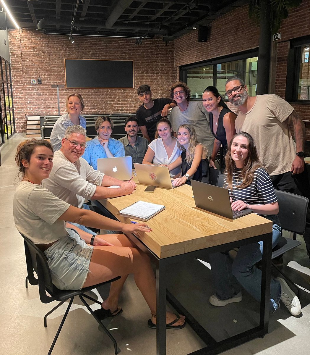 Multiculturalidad, diferentes perfiles, diferentes puntos de vista, y en cima gup@s! Este grupo lo tiene todo para hacer de <a href="/MktMindsAgency/">Marketing Minds Agency | Agencia de Marketing</a> una agencia destacable.🚀 "<a href="/aulaCM/">Aula CM - Escuela de Comunicación y Marketing</a>  los junta y ellos crean"⚒️.
Hoy toca <a href="/jurgenBS89/">Jurgen B</a> al timón ⛵️

#MarketingDigital #communitymanager