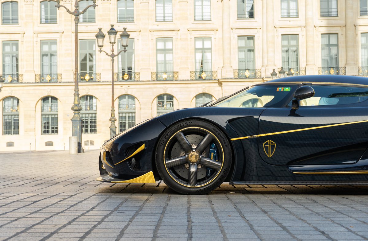 LaMontre18's tweet photo. Koenigsegg Agera RS NARAYA 

Quoi de mieux que la Place Vendôme pour y shooter une hypercar ornée d'or et de carbone https://t.co/0RMWrO91Z3