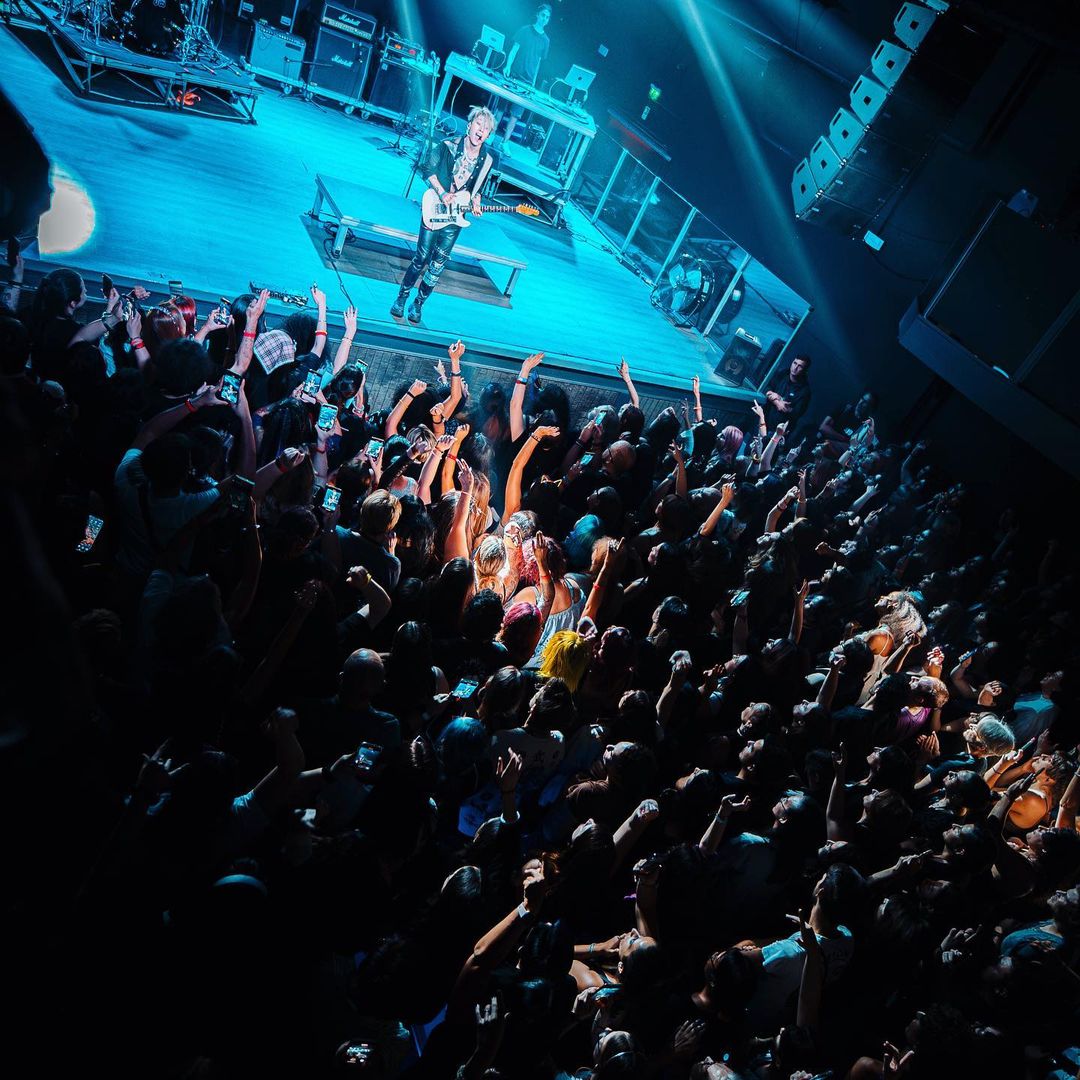 COMYVITALIANFC's tweet photo. E noi siamo ancora qui...
🫂🇮🇹🍕💗

#Repost @MIYAVI_OFFICIAL
---
It took sometime to get back from post-tour coma. Grazie Italia, our last dance was beautiful, Ti amo… 🇮🇹 
🫡
#MiyaviEU2023

https://t.co/bonThS92SG https://t.co/MpEpXONh3Q