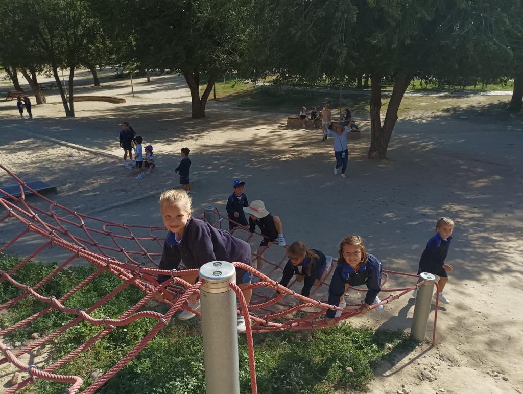 colesantamonica's tweet image. Nuestros alumnos de Primaria estuvieron de excursión la semana pasada y ¡disfrutaron muchísimo! 🏞️👦🏼🧒🏻
1º: Parque Valdevebas 
2º: Parque Juan Carlos 
3º: Parque Europa
4º: Reserva Biología El Porcal 
5º: Parque del Retiro 
6º: Silla de Felipe II

#soysantamonica #excursiones