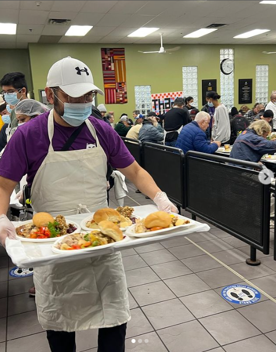 goodshepherd_to's tweet image. Incredible! #Thanksgiving2023 1st @goodshepherd_to  holiday sit-down meal since Christmas 2019. HUGE thank you to donors, volunteers &amp;amp; coworkers for helping to serve meals to those in need, we couldn't have done it without all of your support!
#Hereos4Homeless #WelcomeHomeless