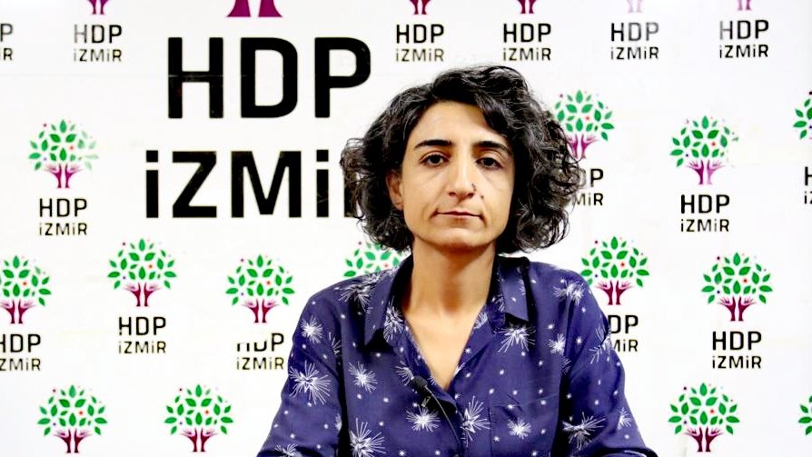 DEMizmir's tweet photo. Siyasi soykırım operasyonuyla hukuksuz biçimde gözaltına alınan; il eşbaşkanlarımız Berna Çelik, Çınar Altan ve Buca ilçe eşbaşkanımız Nihat Türk tutuklandı. https://t.co/w16M8Uaf4B