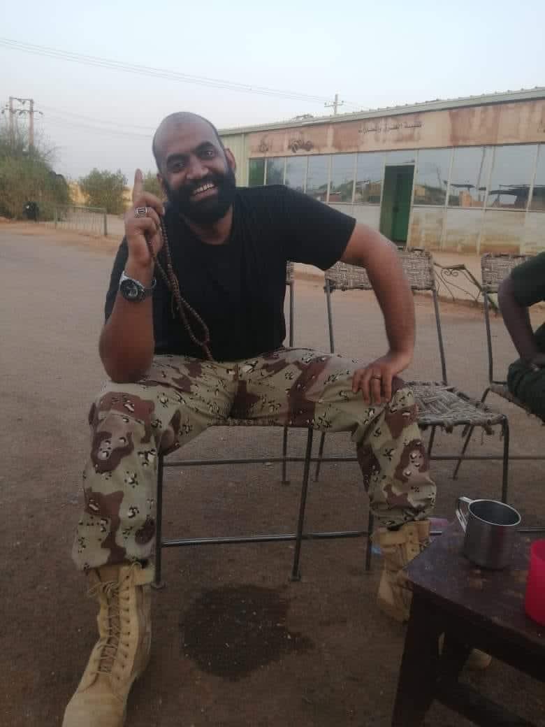 الدعم السريع سلبنا خيرة الرجال والله 
دي شهادة أخونا محمد زين الرباطابي عن الصارم رحمه الله:

رغم اني ما قادر استوعب وكنت اتجاهل الحقيقة. 
رحمك الله يا صديقي رحمك الله يا توم الروح و صفي الفؤاد ورفيق الدرب 
والله بالامس كنت امازحه واليوم اتاني نعيه، باذن الله الملتقى الجنة 
و