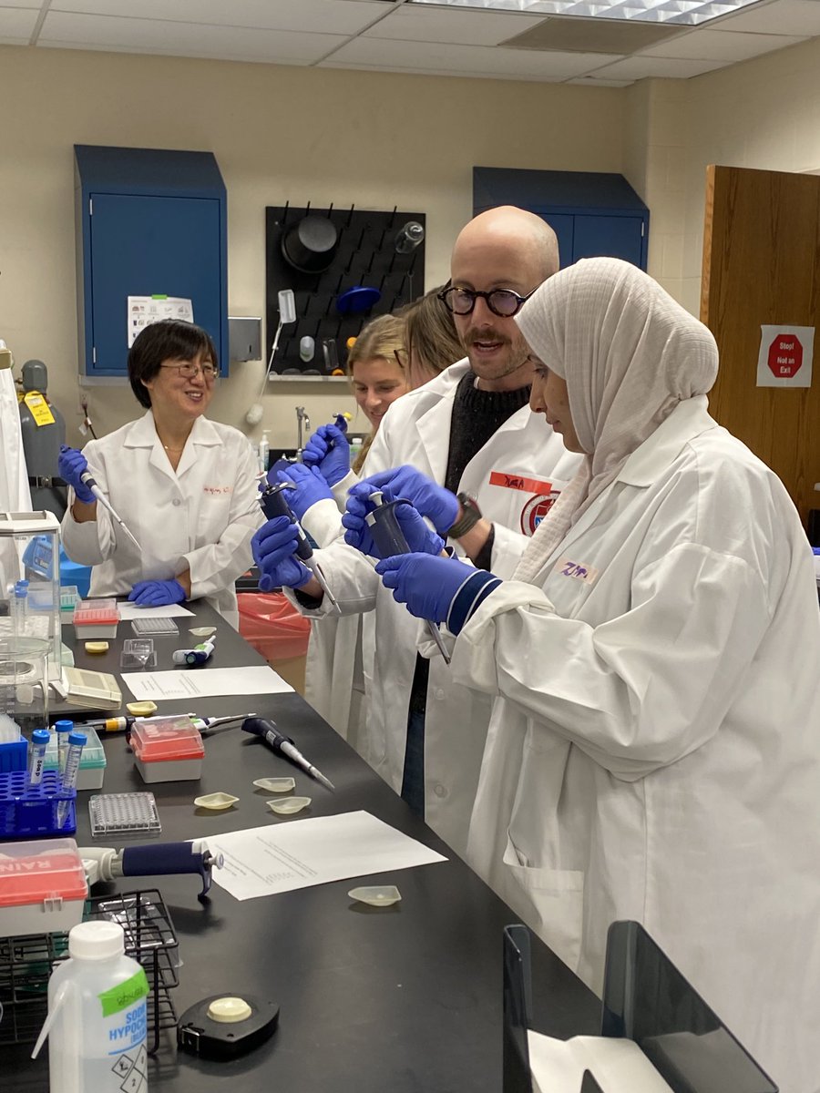 rhpickler's tweet photo. They’re at it again! @osunursing #PhDStudents in the lab learning a few basic skills. #ThisIsNursingScience https://t.co/LElBykiEiZ