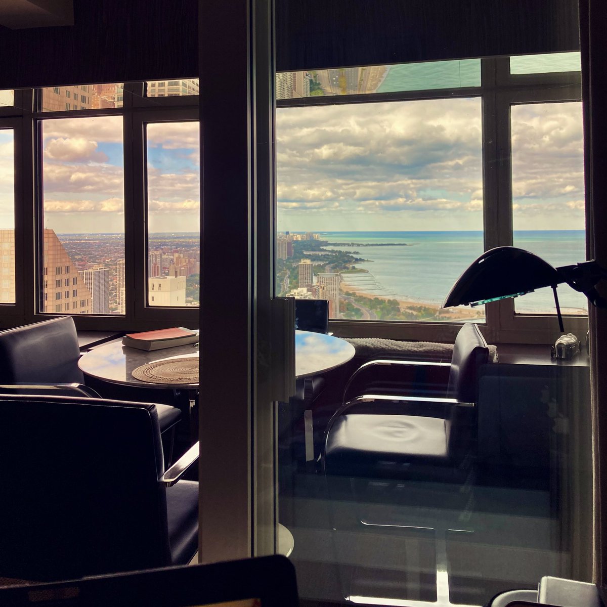 EnriqueMazzola's tweet photo. Home. Studying. Packing. Doing the hundred of things before going to #Europe 🌎🌏🌍
.
.
#likechicago #onlinechicago #chicagohome #chicagolife #chicagolove #lakeshore #chicagocity #chicagoland #m#windycity #chicagoartist #chicago #homesweethome #windowwithaview @PSMusicBerlin https://t.co/ljdHkDzm0q