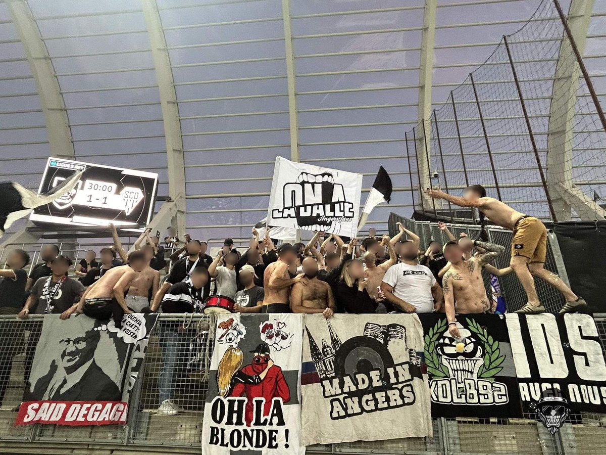 UltrasMadeinFR's tweet photo. ⚽️ Amiens - Angers
📢 Kop de la Butte on tour !
📆 Samedi 7 octobre 2023
📸 @KDLB92
#ASCSCO https://t.co/jkhtA5k1IA