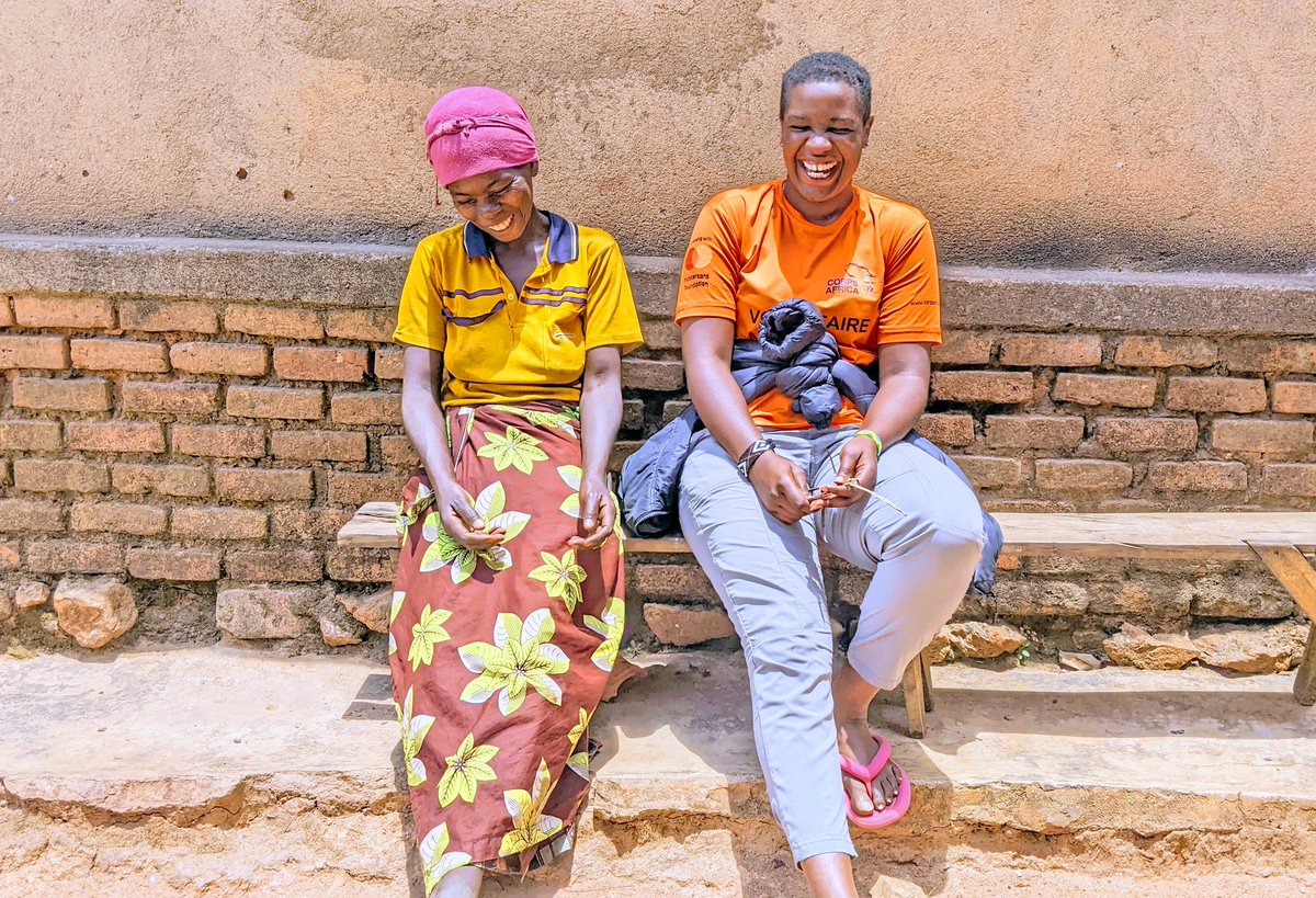 QueenSchelo's tweet photo. Caring has the gift of making the ordinary special. I have come to realize that pure love is still found in our community. "One on One Visit. "  @CorpsAfricaRda

#ThisIsCorpsAfrica 
#LocalHelpingLocals
#LoveOfCommunity
#MissionDrivenPatriots. https://t.co/aB1tC6tWqv