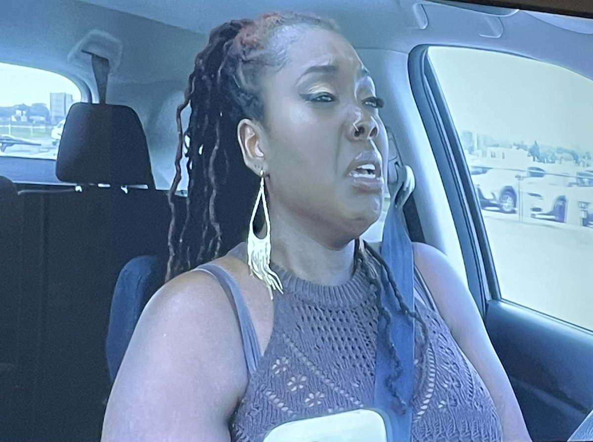 QueenBofTrashTV's tweet photo. *Having a panic attack*
Continues to drive… decides to also operate a cell phone at the same time…. SmRt #90dayfiance https://t.co/BxYvW38krG