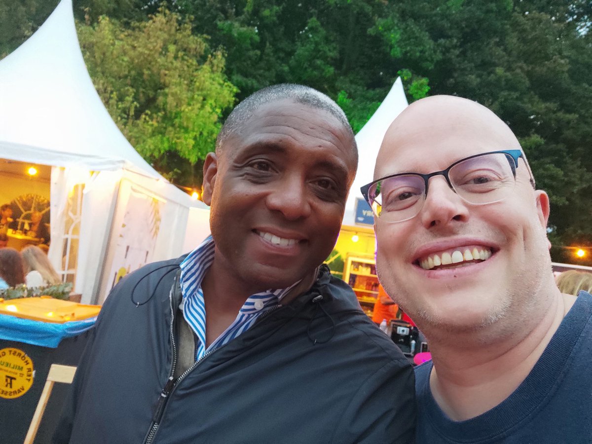 Tijnie5's tweet photo. Gideon ging een hapje eten, Pepijn was al te laat en deze heren waren wel de klos
#ForumOutside https://t.co/CL2Ty8LWrt