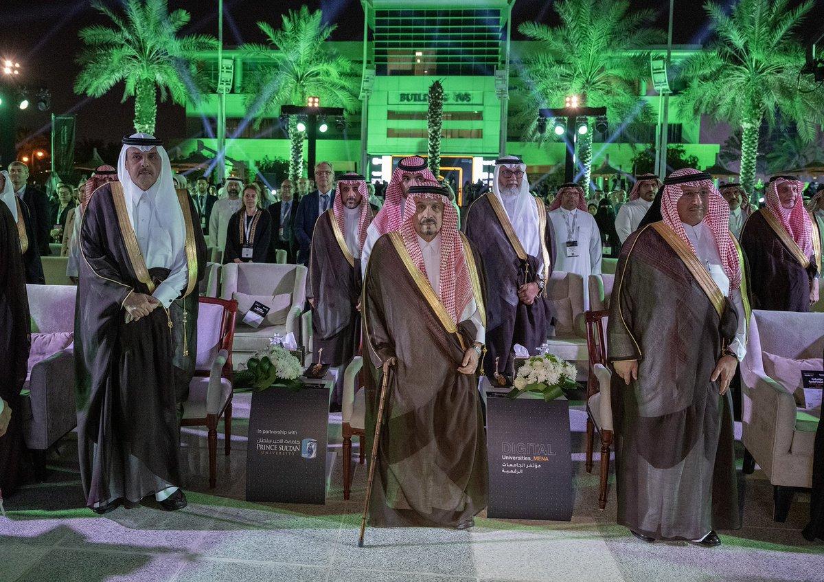 emara_alriyadh's tweet photo. سمو أمير منطقة #الرياض يرعى حفل افتتاح مؤتمر الجامعات الرقمية في الشرق الأوسط وشمال أفريقيا 2023.
https://t.co/8ZzK3fllB0

#إمارة_الرياض https://t.co/3hei1pjnre