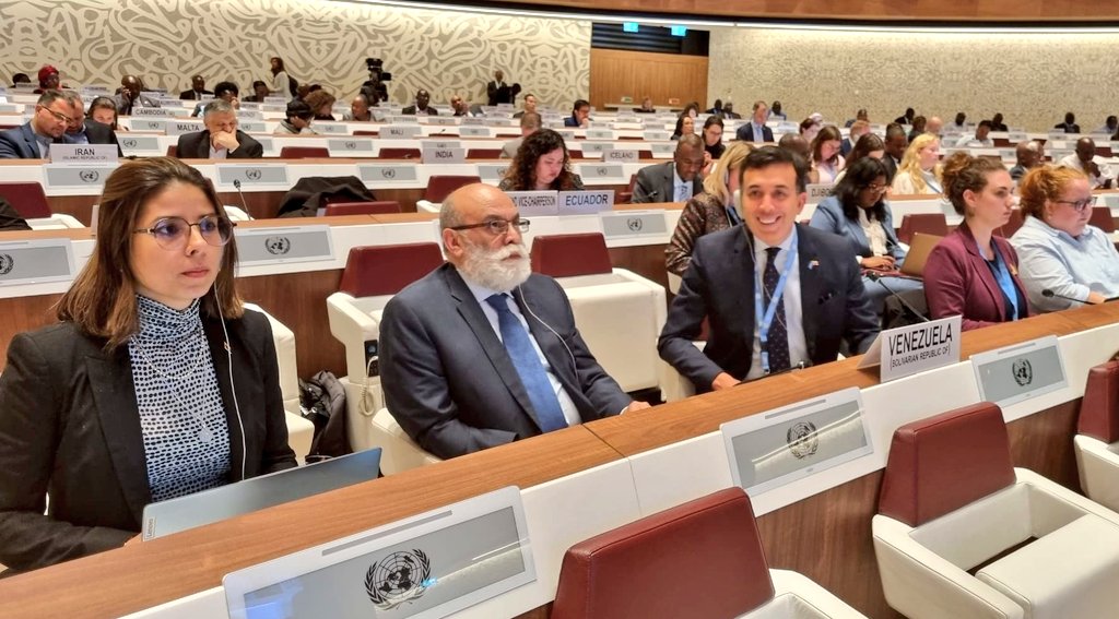 h_constant's tweet photo. Venezuela 🇻🇪 presente en 74° Comité Ejecutivo del Programa del Alto Comisionado de Naciones Unidas 
para @Refugees. Además de intervención nacional de principios, ofrecimos importante declaración en nombre del Grupo de Amigos en Defensa de la Carta ONU. https://t.co/BbzQDiD7dh