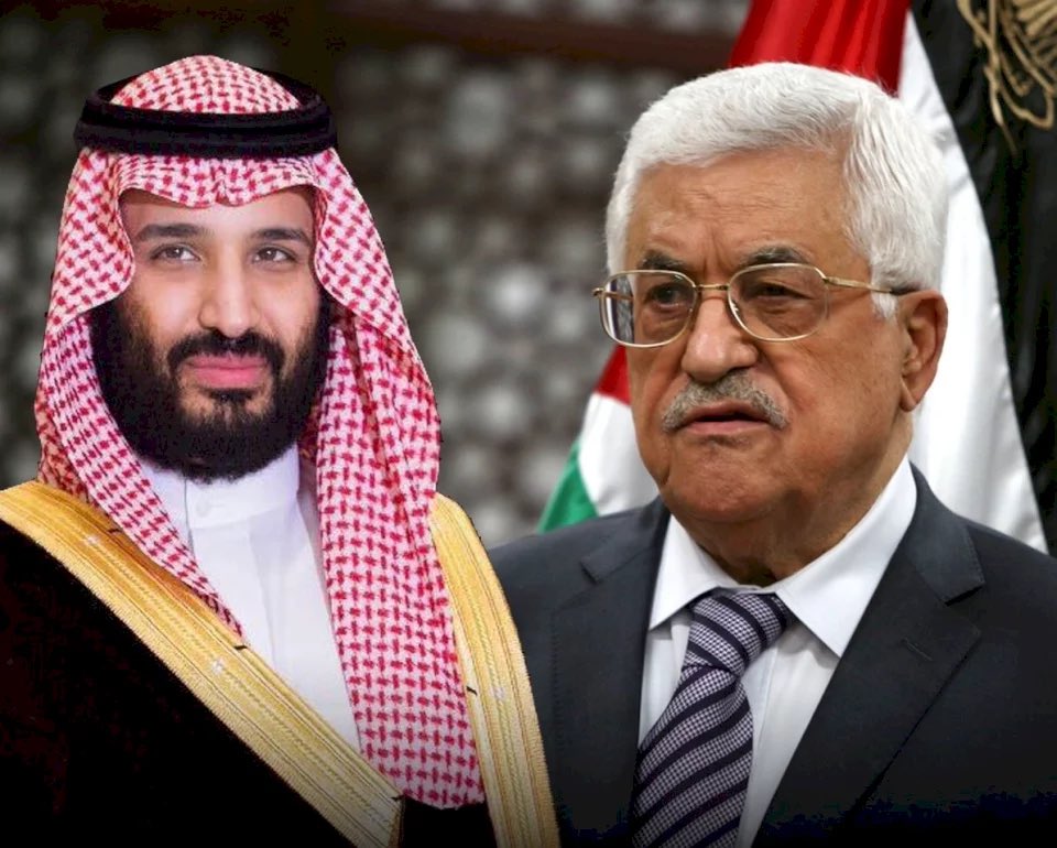 NewsNow4world1's tweet photo. 🚨ولي العهد السعودي في اتصال هاتفي بالرئيس الفلسطيني:

السعودية ستواصل وقوفها بجانب الشعب الفلسطيني. https://t.co/qfbwu3FFa9