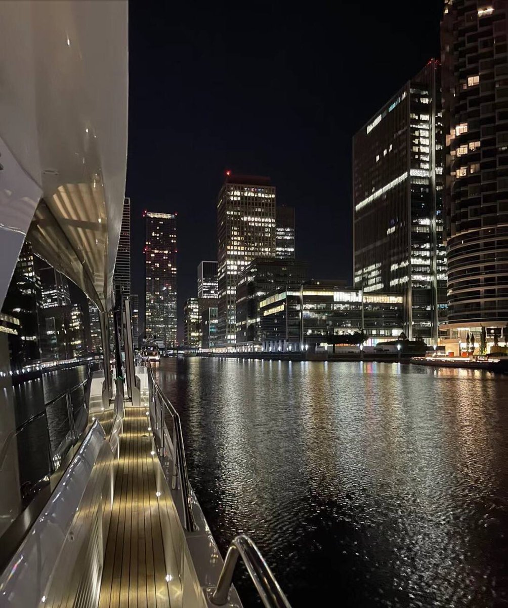 The beauty, curated by professionals from London, is now a delight. The place I visited last night
   I invite you to come 🙋‍♀️