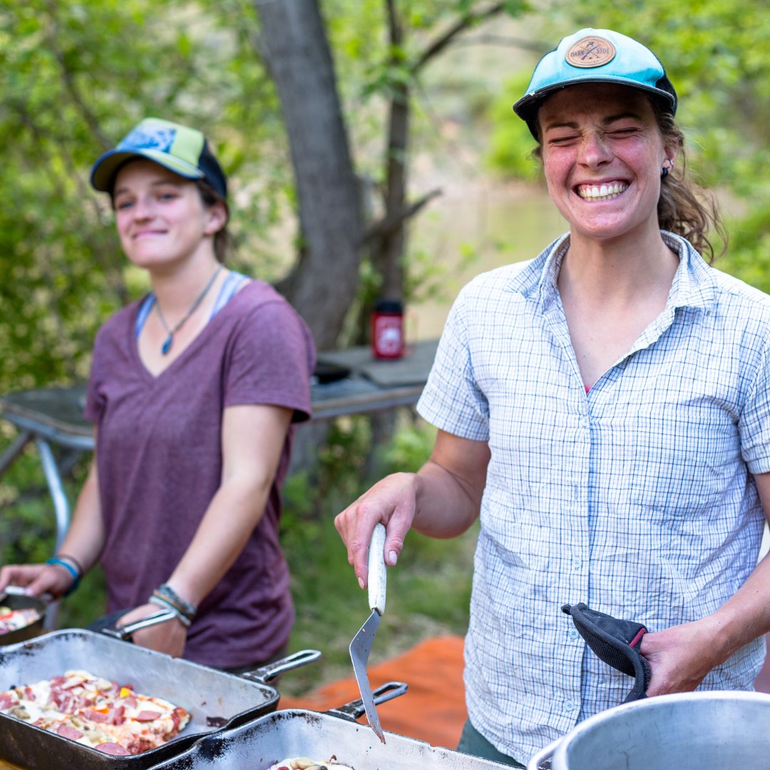 Tag someone below who you’d want to eat backcountry pizza with! NOLS’s backcountry pizza recipe is a classic, and students have shared that baking this dish can be a course highlight. #NOLSedu #backcountrypizza #backpackingmeals #outdooreducation #experientiallearning