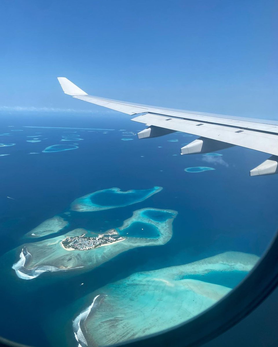 visitparadisemv's tweet photo. back in paradise 🤍🫶🏽 

📍Maldives
📸 @emanuela.travels via IG
#maldives #maldivesresort #maldiveslovers #beach #ocean #exploringmaldives #tropicalparadise #maldiveslife #places_wow #beautifuldestinations #amazingmaldives #maldivestravel #travelgirl #paradise #villaresorts https://t.co/uJq3FrxMfa