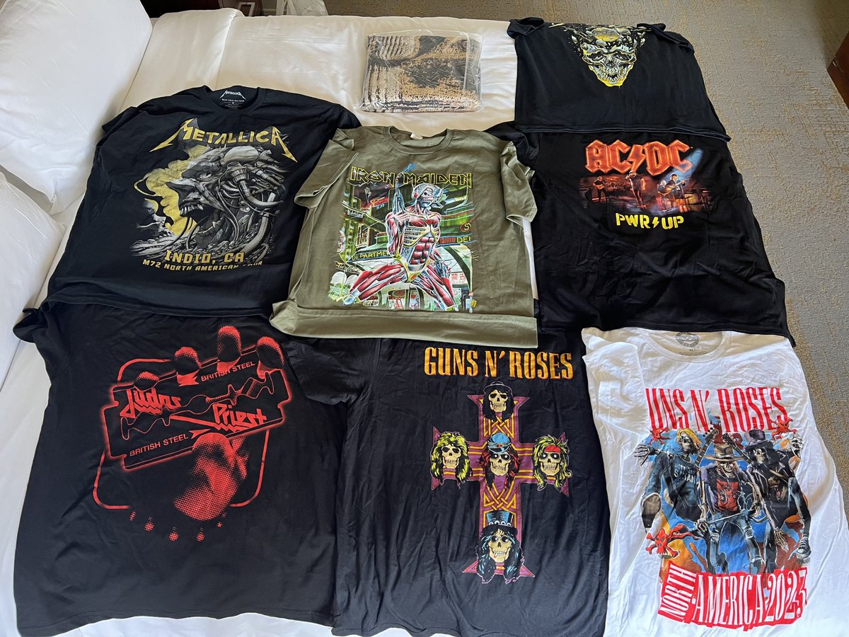 Spartankingfro1's tweet photo. #powertrip #concertshirts #bodasafa #spartankingfro1. π https://t.co/hofw2NYvoY