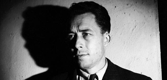 « Quelle que soit la cause que l'on défend, elle restera toujours
déshonorée par le massacre aveugle d'une foule innocente où le tueur sait d'avance qu'il atteindra la femme et l'enfant. »
Albert Camus