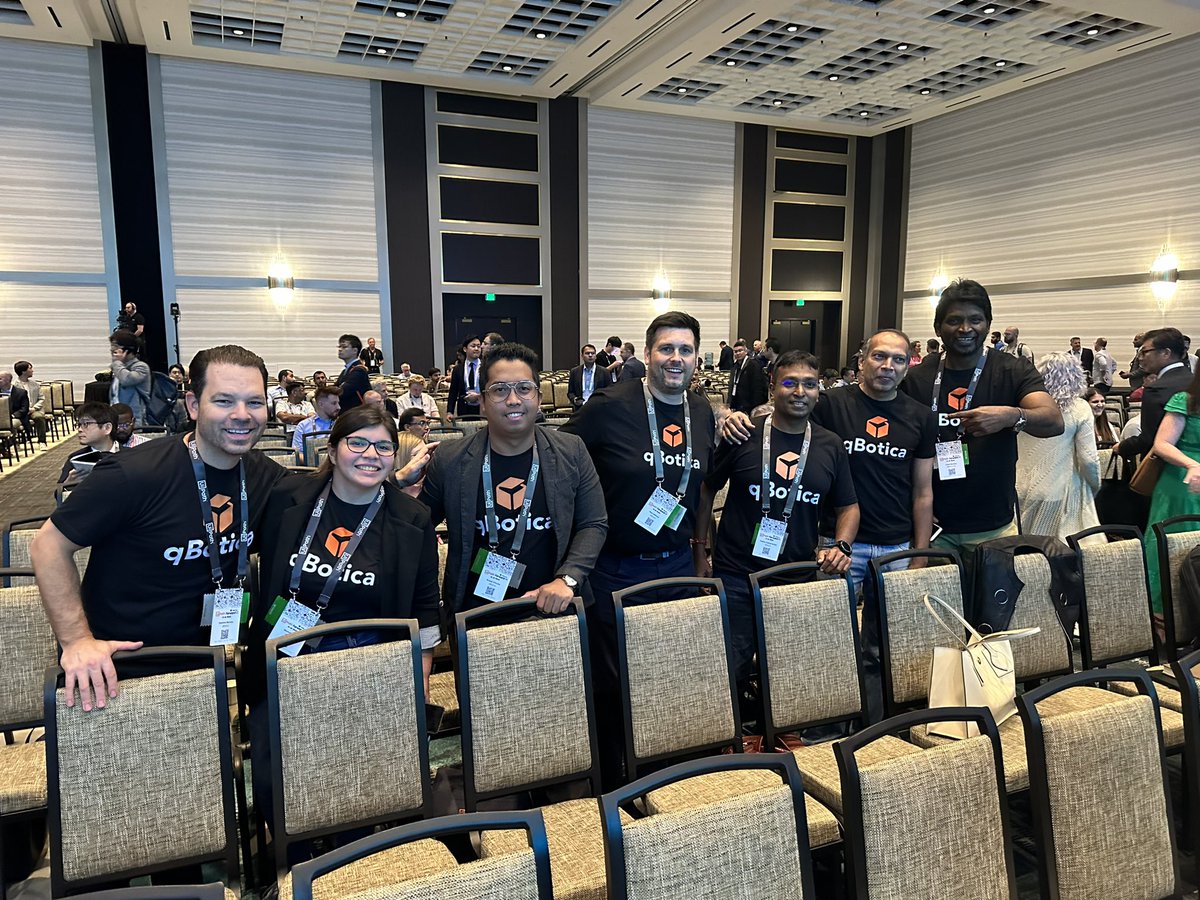 bpatrick001's tweet photo. The @qbotica team is in the house #PartnerForward #UiPathFORWARD VI https://t.co/7AaUZUVVaJ