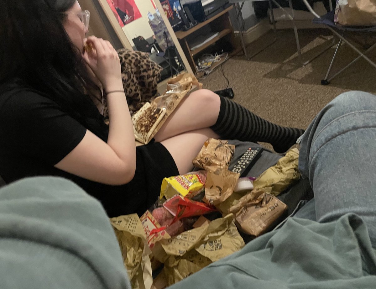 DreamForThDead's tweet photo. @allyourp0ison  missing out massive taco tea rn https://t.co/JReR0MzYsu
