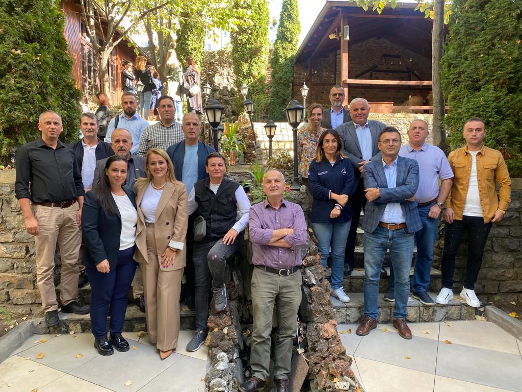 ipaff2020's tweet photo. @ipaff2020 day 1 #Training of #trainers in #Pristina, #Kosovo with @DPCgov  and @CIMAFoundation to share local experts' view and #experiences on the importance of accurate and timely #early #warnings, #early #actions, and strong #communication #flow to reduce impact of #floods. https://t.co/VFv1a2mpuK