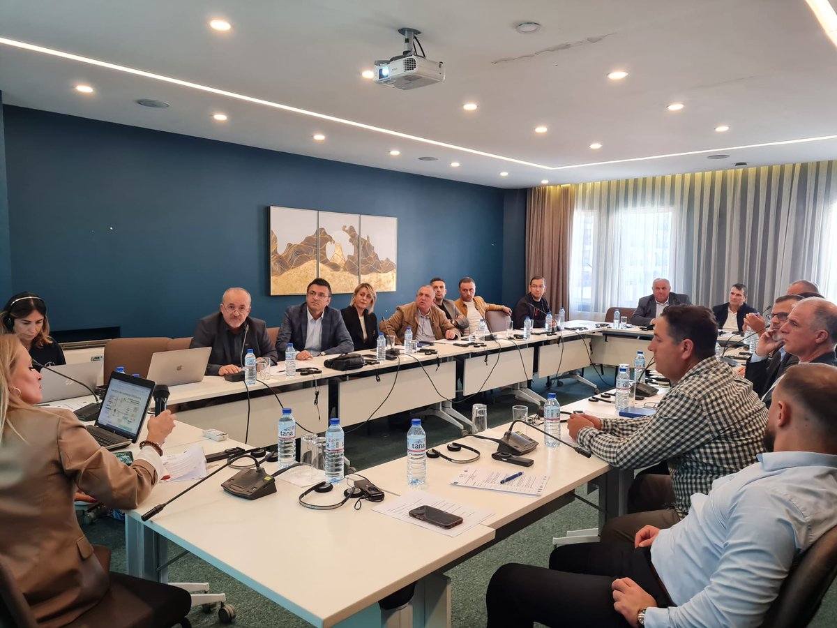 ipaff2020's tweet photo. @ipaff2020 day 1 #Training of #trainers in #Pristina, #Kosovo with @DPCgov  and @CIMAFoundation to share local experts' view and #experiences on the importance of accurate and timely #early #warnings, #early #actions, and strong #communication #flow to reduce impact of #floods. https://t.co/VFv1a2mpuK