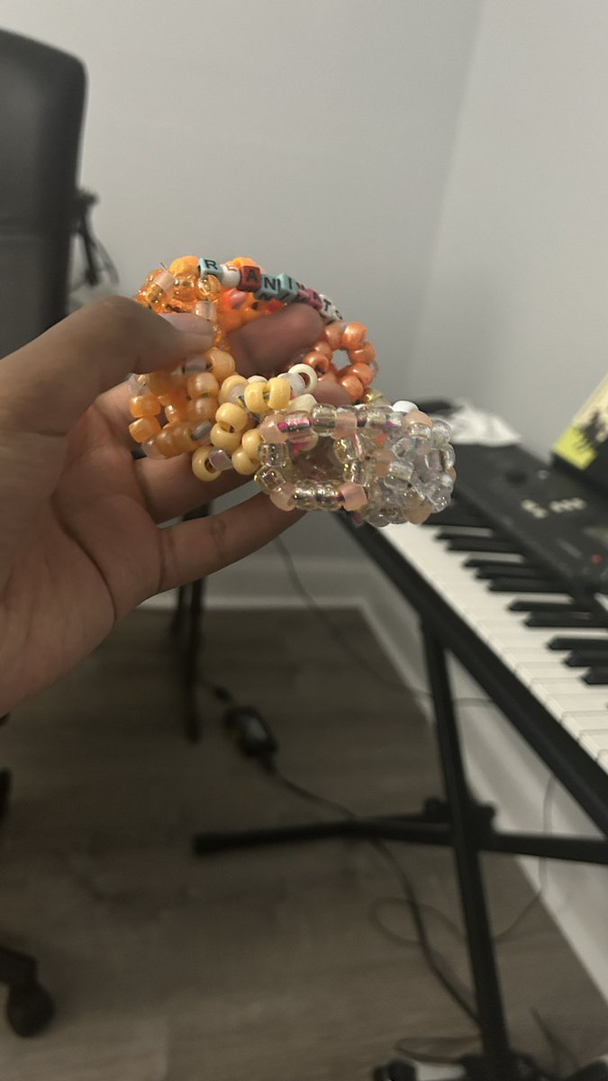 EmoblackMx's tweet image. Shout out to the awesome person at the #everythingeverything show in D.C. who was giving out beed bracelets based off their different albums. I was given the Re-Animator one cause it’s my favorite of theirs.