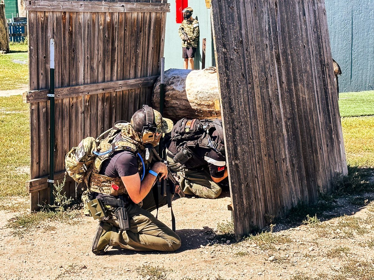 FoxAirsoft's tweet image. Get your trigger fingers ready! Our highly anticipated airsoft tournament is happening on October 14th, from 4-8 PM. Whether you're a seasoned pro or new to the sport, this event is the ultimate test of skill.💥#coloradoairsoft #dontsuck #bbwarz #airsoftevent #airsoft #tournament