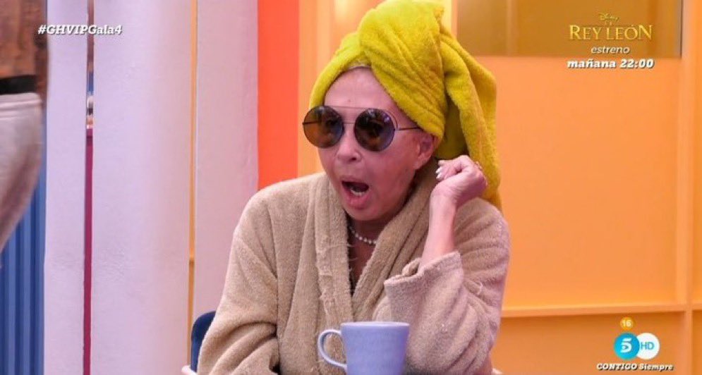 TodoSalseos's tweet image. #GHVIP9O #GHVIP90 

Estoy tal que así escuchando a Laura Bozzo cagándose encima del programa diciendo que no hay contenido, que es una mierda y que es un FRACASO TELEVISIVO: