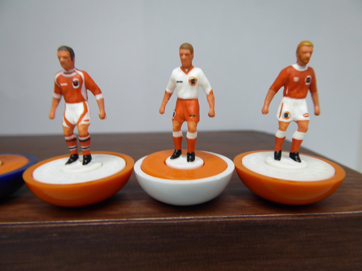 helcol123subbu1's tweet photo. Can you guess which seasons the Blackpool FC kits in my @helcol123subbu1 subbuteo figures are from? Answers tomorrow Tangerines fans. @MuckersThe @BFC_125_News @_INOIT @fielding_tam @KnightTangerine @utmp_ @BlackpoolST #bfc @BackHenryStreet #tangerines #upthepool #seasiders https://t.co/FGA7t3HpuZ