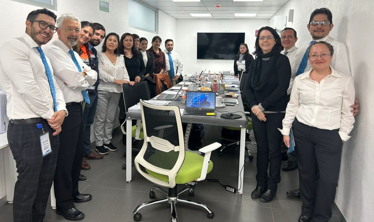 COFEPRIS's tweet image. Nuestro titular @AlexSvarch y los comisionados @BerthaAlcalde y Natán Enríquez realizan recorrido de supervisión junto a @Conahcyt_Mex @ElenaBuylla por el Laboratorio Avimex, donde se desarrolla #VacunaPatria. Esta visita confirma el avance tecnológico a favor de la #SaludPública