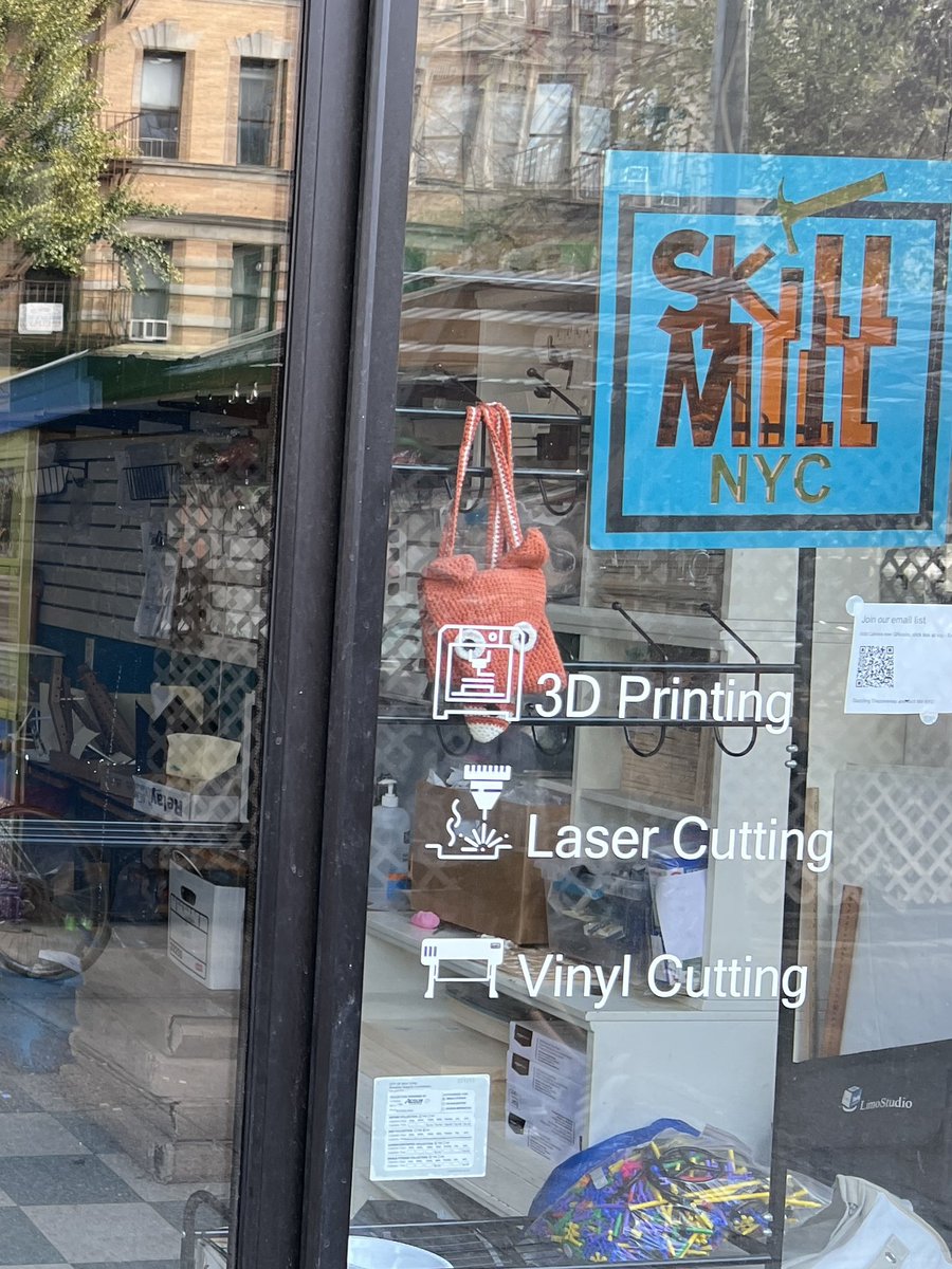 DesignMakeTeach's tweet photo. Marvelous lunch time NYC excursion led by @KarenBlumberg at #FabLearn #FLC2023
Cathedral drop-in. #Makerspace tour AND provided emergency clean-up assistance as space was flooded due to leaking pipe!!! Wet vac &amp; moving materials. Ended w/ Banh Mi sandwich &amp; Central Park walk. https://t.co/2o4bimlRZn